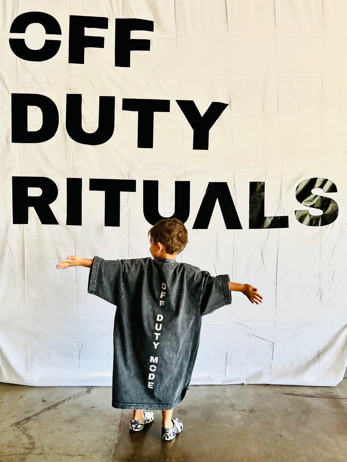 OFF DUTY MODE OVERSIZED TEE