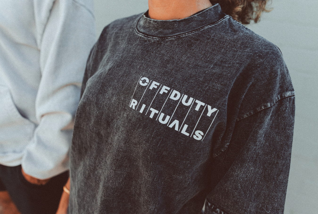 OFF DUTY MODE OVERSIZED TEE
